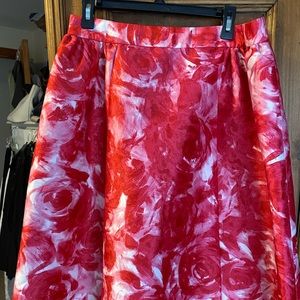 Kate ♠️ Madison Ave skirt in pink and white brushed floral design